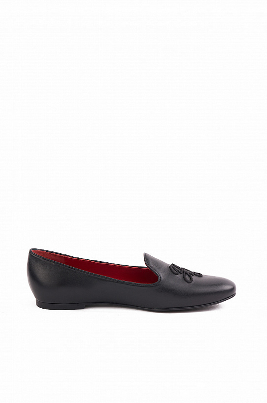 Women's black loafers with embroidery
