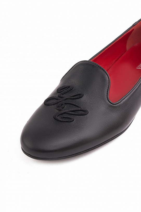 Women's black loafers with embroidery