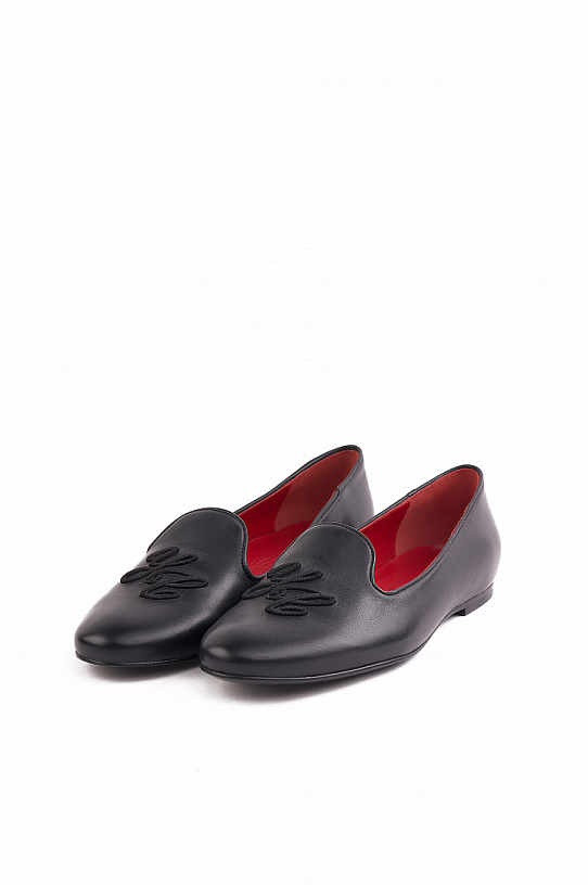 Women's black loafers with embroidery