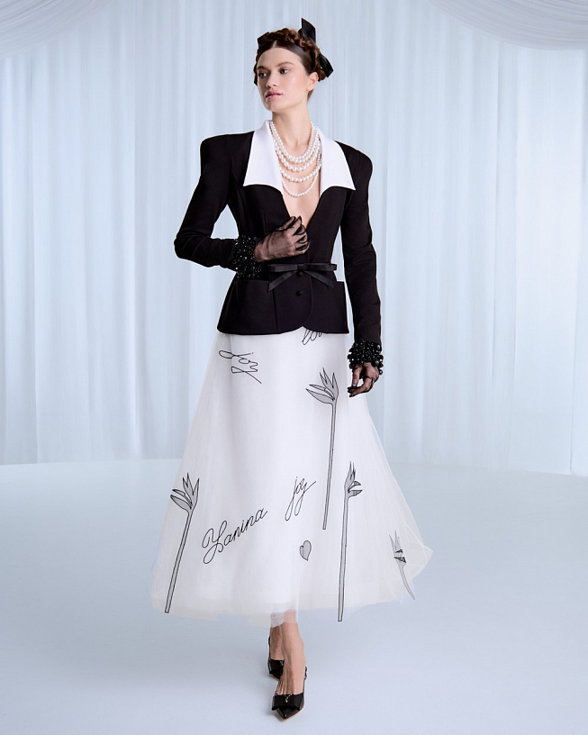 White skirt with handcrafted embroidery