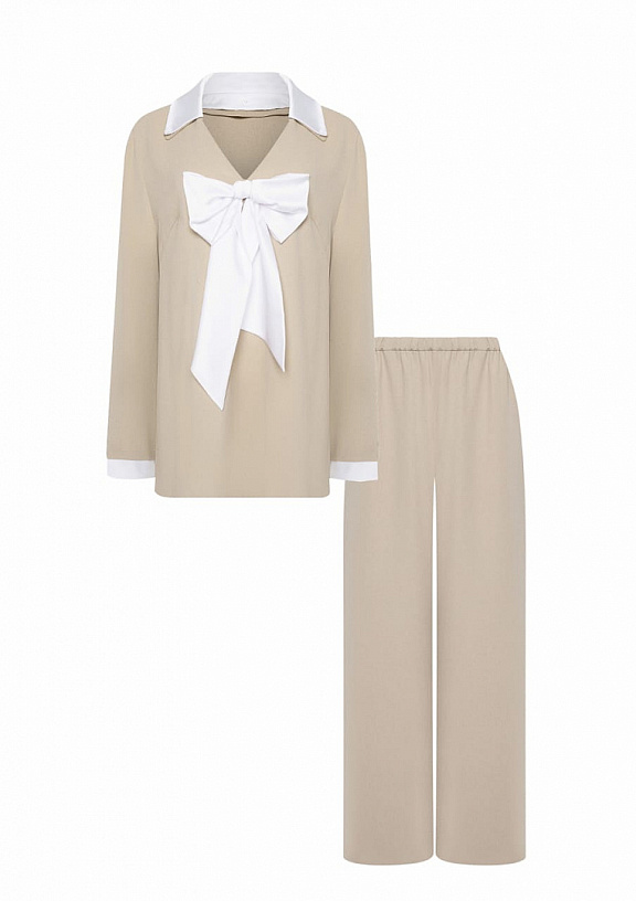 Beige crepe suit