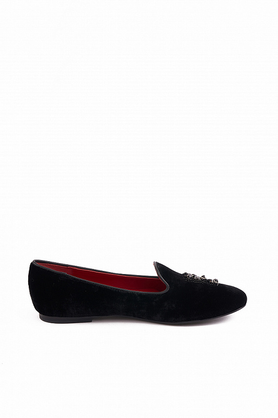 Women's velvet loafers with embroidered letter 