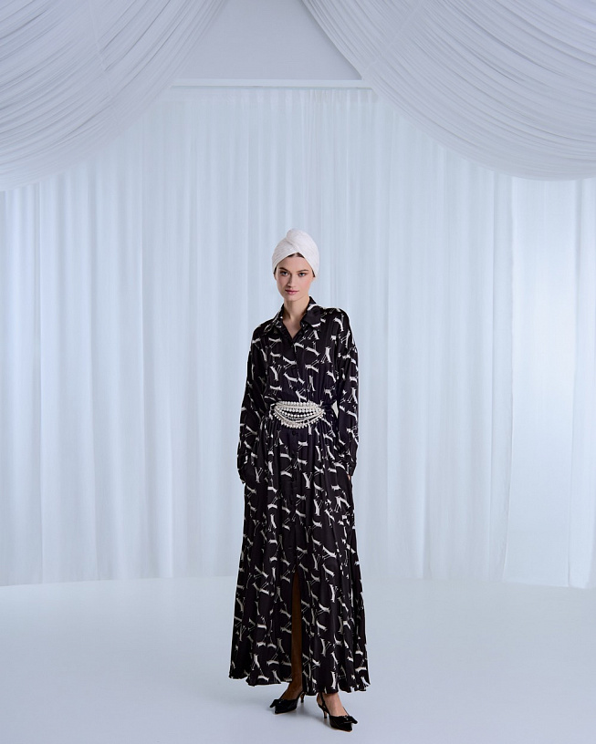 Black silk dress with chaotic Y print.
