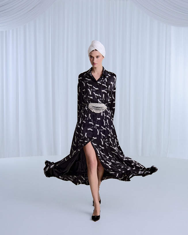 Black silk dress with chaotic Y print.